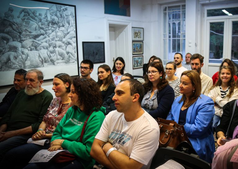 Pianist la evenimentul cultural Piano Express Locuri ale memoriei 2024.